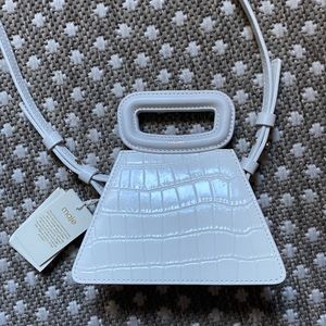 Mini pyramid bag with embossed leather- Cream/white